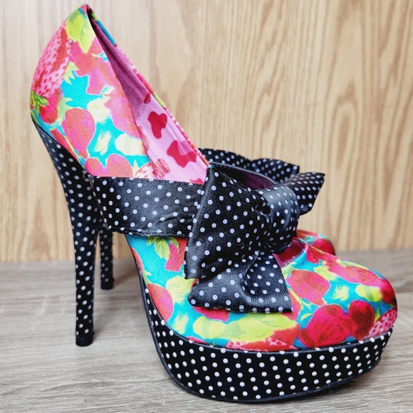 Iron Fist Shoes - Iron Fist strawberry picker sexy high heel shoes USA size 7 retro pin-up